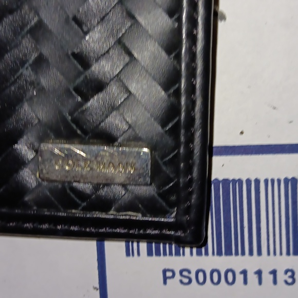 SOLD!!!!                              EUC COLE HAAN MONEY AND CARD CLIP LEATHER - Picture 2 of 6